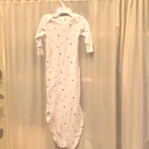 Tres beau et belle 0-6 month night gown
